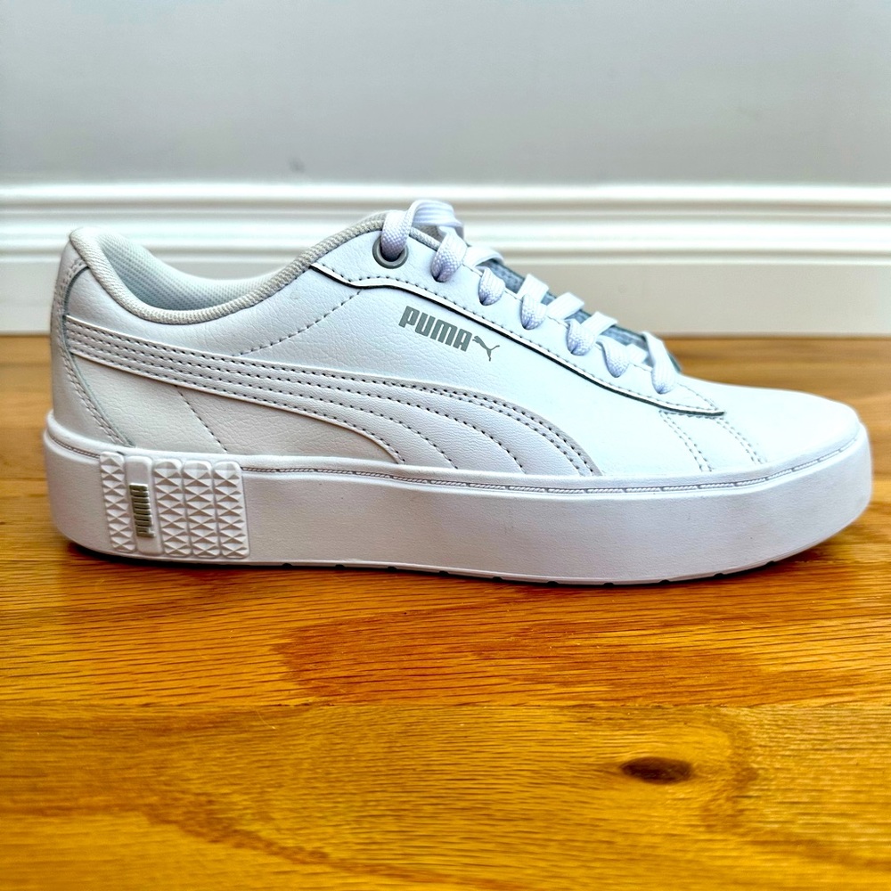 Women's Puma Sneakers Size 8